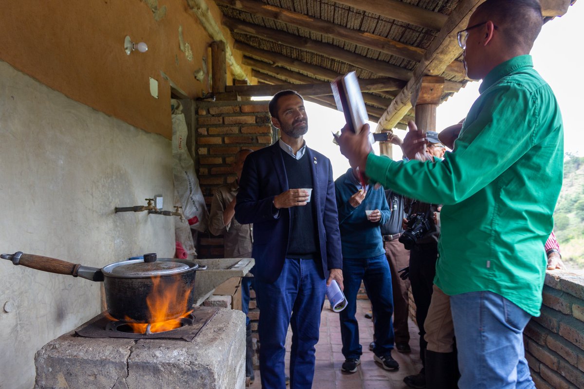 El Programa de Pequeñas Donaciones en Venezuela respalda el proyecto "Mujeres a la Mora sin Demora" en Mérida. 🇻🇪

Esta iniciativa apoya a las mujeres de la comunidad, proporcionándoles medios de vida sostenibles a través de prácticas agrícolas respetuosas con el medio ambiente.