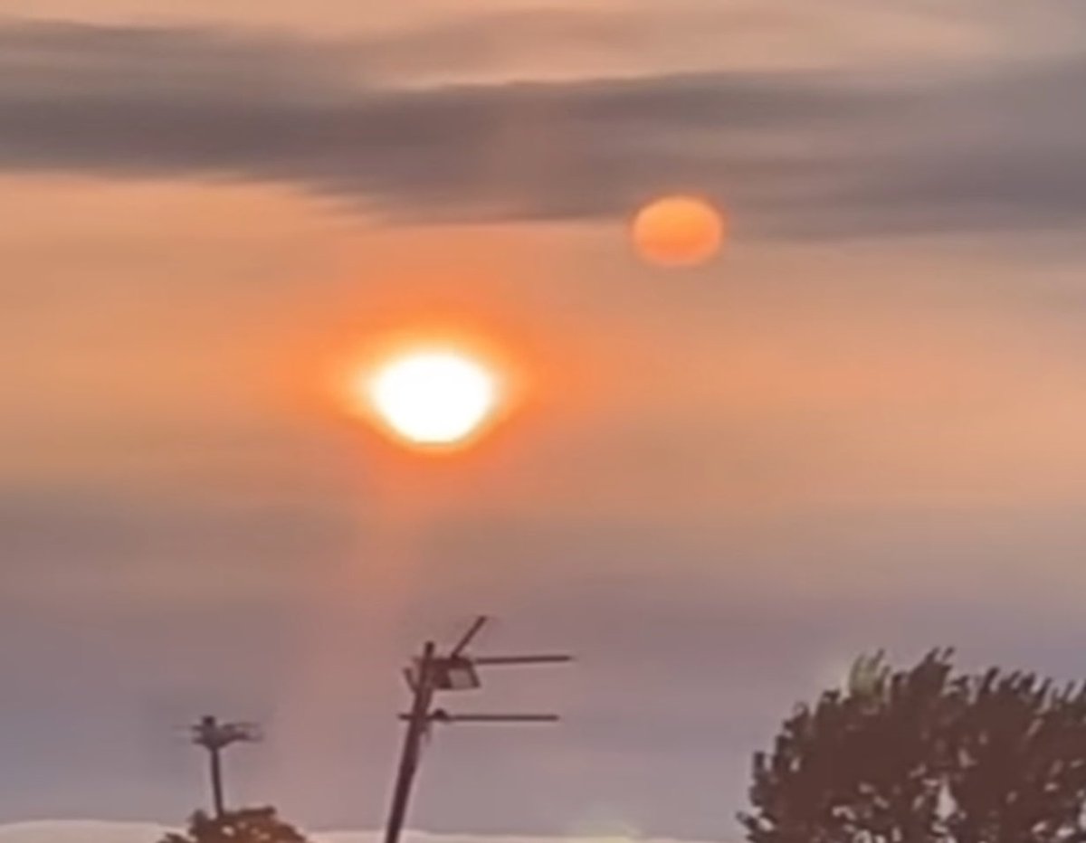 dalekenny's tweet photo. Luke 21; 25 And there shall be signs in the sun, and in the moon, and in the stars; and upon the earth distress of nations, with perplexity; the sea and the waves roaring. https://t.co/KG2LumnxbD
