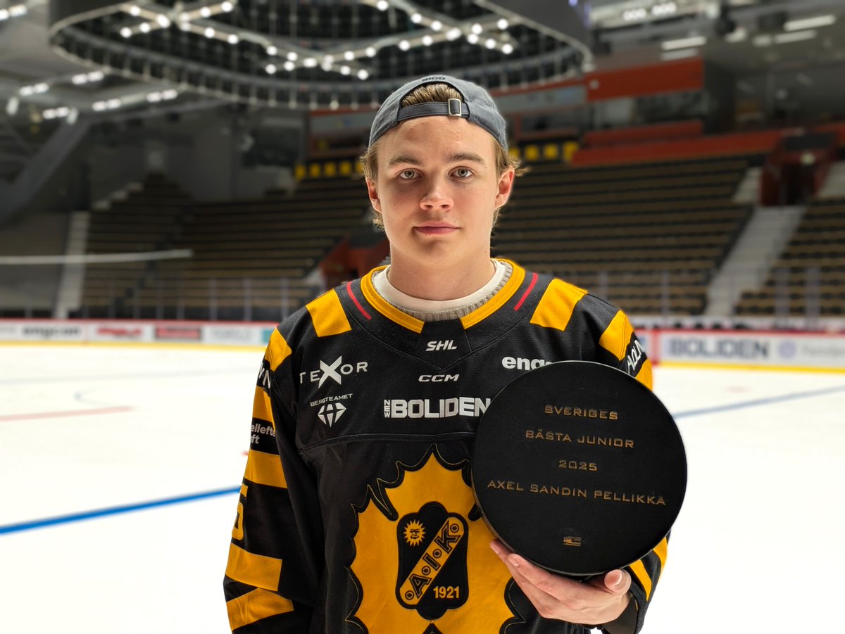 #LGRW prospect Axel Sandin Pellikka is the 2025 winner of the EliteProspects Award, annually given to the top junior player in the SHL 🔥 Grattis, Axel! 

🔗: eliteprospects.com/news/shl/detro…