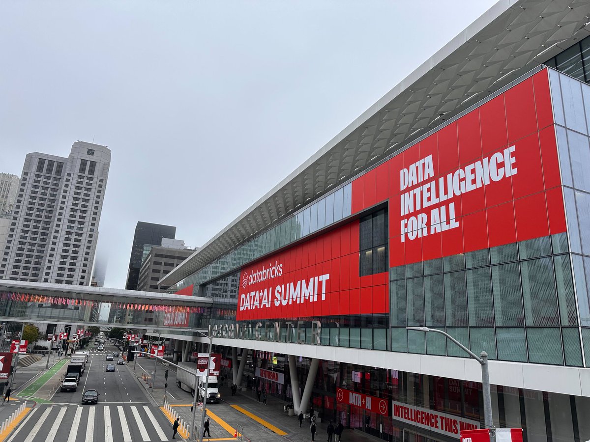 databricks's tweet image. #DataAISummit starts NOW.

Thousands of data engineers, data scientists and data experts are gathered in San Francisco this week to explore the convergence of data and AI. We&apos;ll be sharing highlights here. 

Couldn&apos;t join us in person? Register for a virtual pass 🎟:…