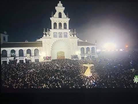 #Felicidades #Rocío
Porqué te llamas Rocío, tu nombre que bien me suena" #LunesdePentecostés
Viva La Virgen del Rocío ! Viva La Madre de Dios!
Viva La Blanca Paloma! 
Salve Reina de las Marismas, Madre y Señora Virgen del Rocío, Cuida de Nosotros Peregrinos 
#VivaLaVirgendelRocío