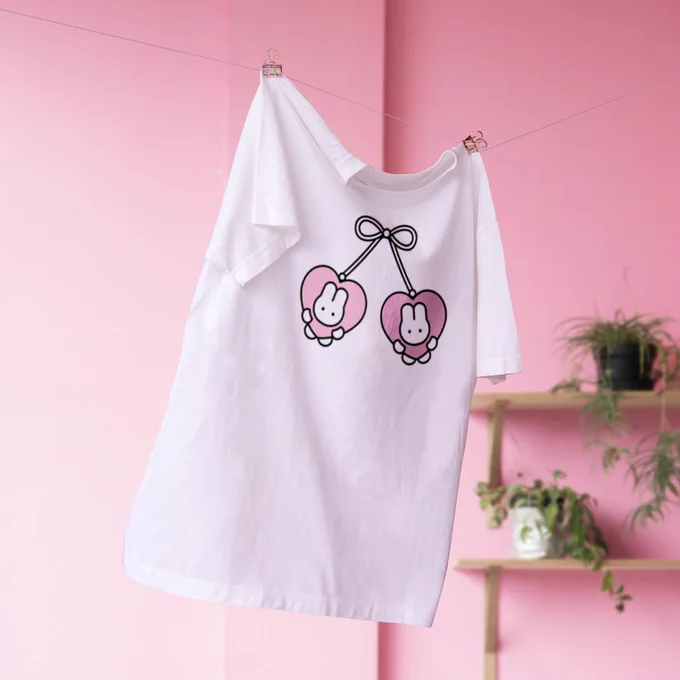 #SUZURIのTシャツセール Tシャツ全品 1,000円引きセールに合わせて新しいデザインのTシャツを作りました! イラストが大きいタイプ(1,2枚目)と小さめタイプ(3,4枚目)の2種類あります! 好みの色やサイズを選んでね セール期間は6/15(日) 23:59まで!