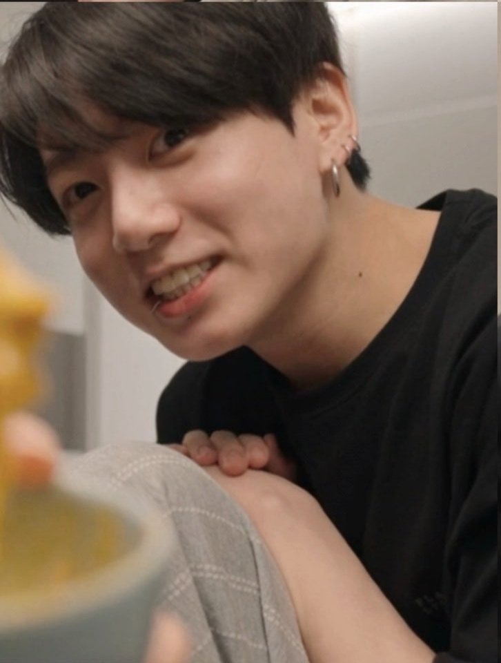 A35860981's tweet photo. #รอจองกุกกลับบ้าน Day 543 💜
#BTSJUNGKOOK @bts_bighit @BTS_twt https://t.co/mb9dbXVxmy