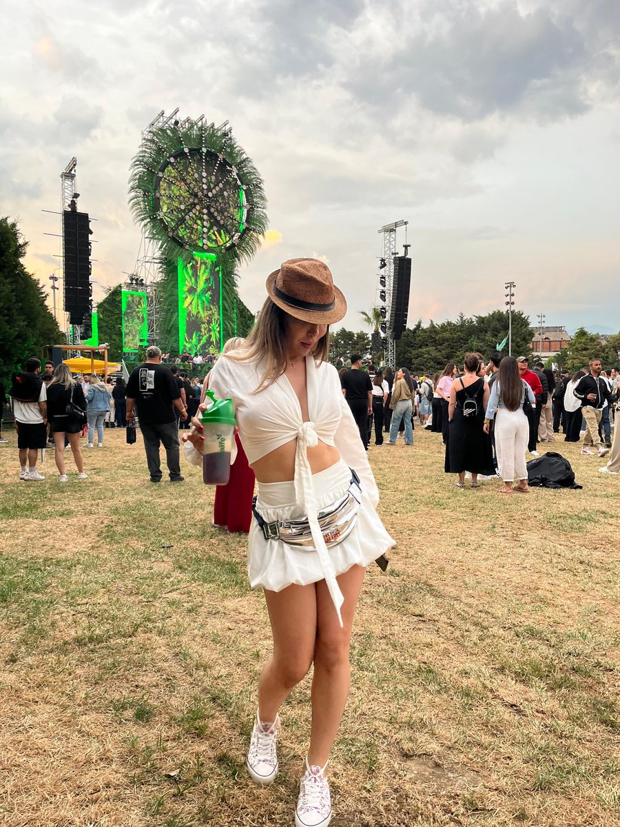 Franz kafka, milena'ya mektuplar kitabında şöyle diyor;  "Pes ettiğimden değil, olmayacağını gözüme soka soka gösterdiğin için vazgeçtim."
#İzmir #Karsiyaka #bornova