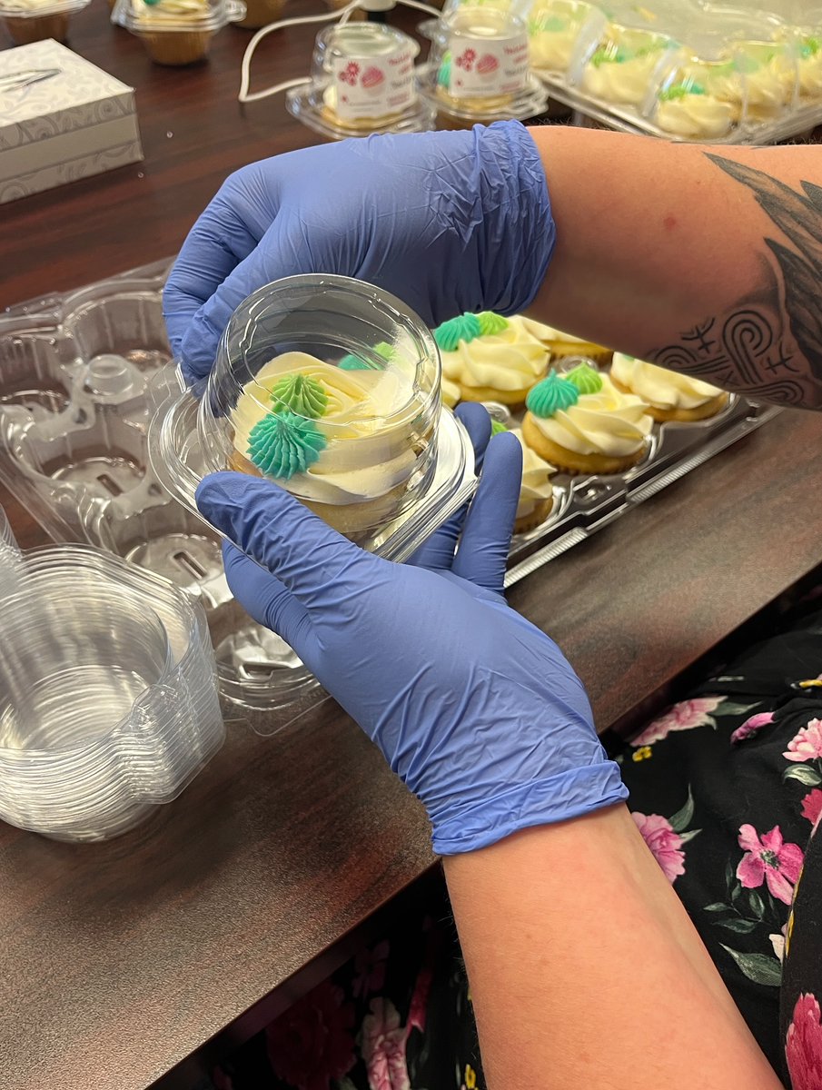 KindnessNorth's tweet photo. Our Kindness Cupcake Crews are preparing to sprinkle kindness across the city this morning!
#KindnessNorth @CMHANBD https://t.co/zjdrJXpqwl