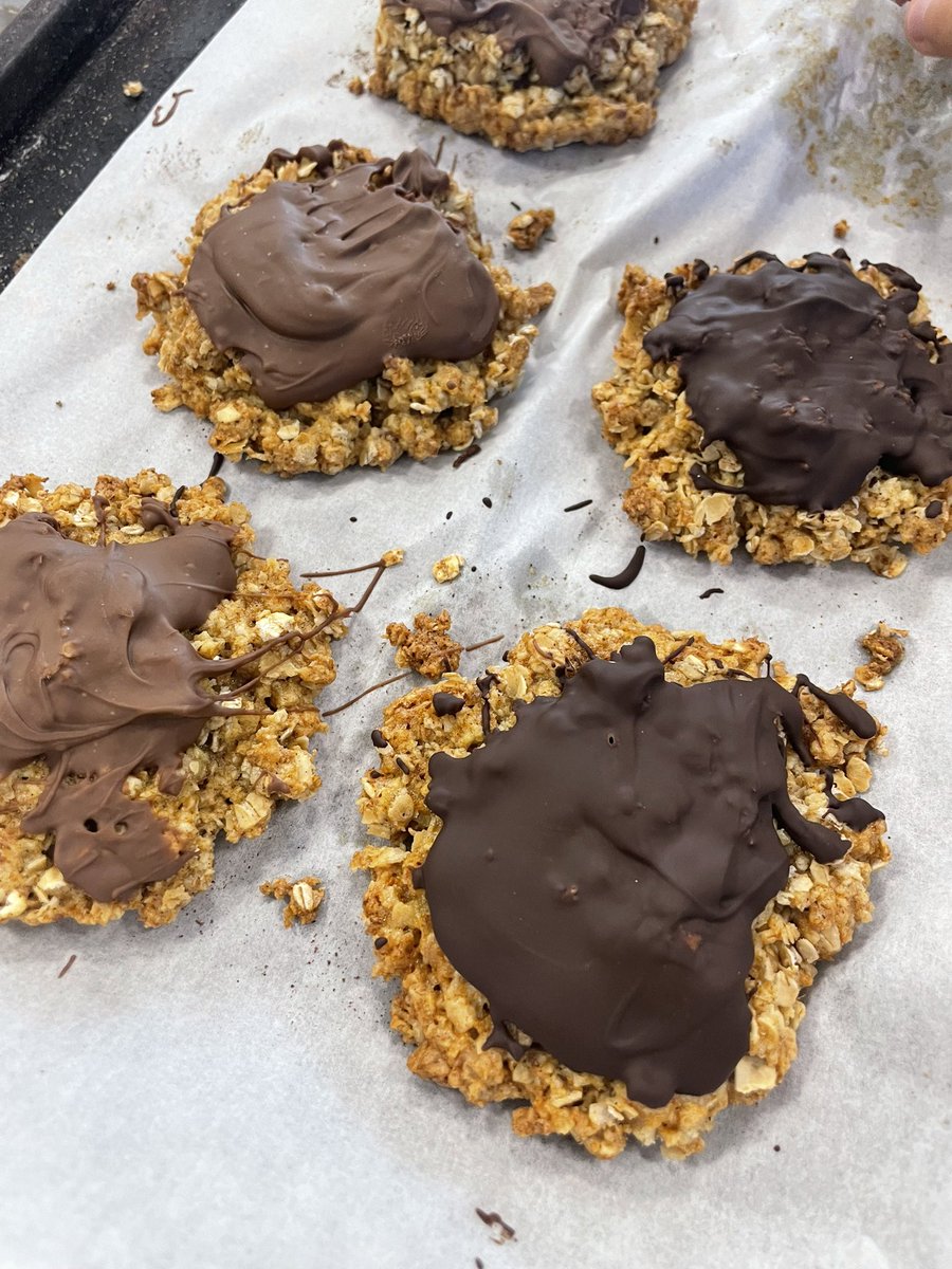 S3 were working independently to make oat chocolate biscuits whilst learning new techniques such as melting with a Bain Marie 🍫 Well done 👏