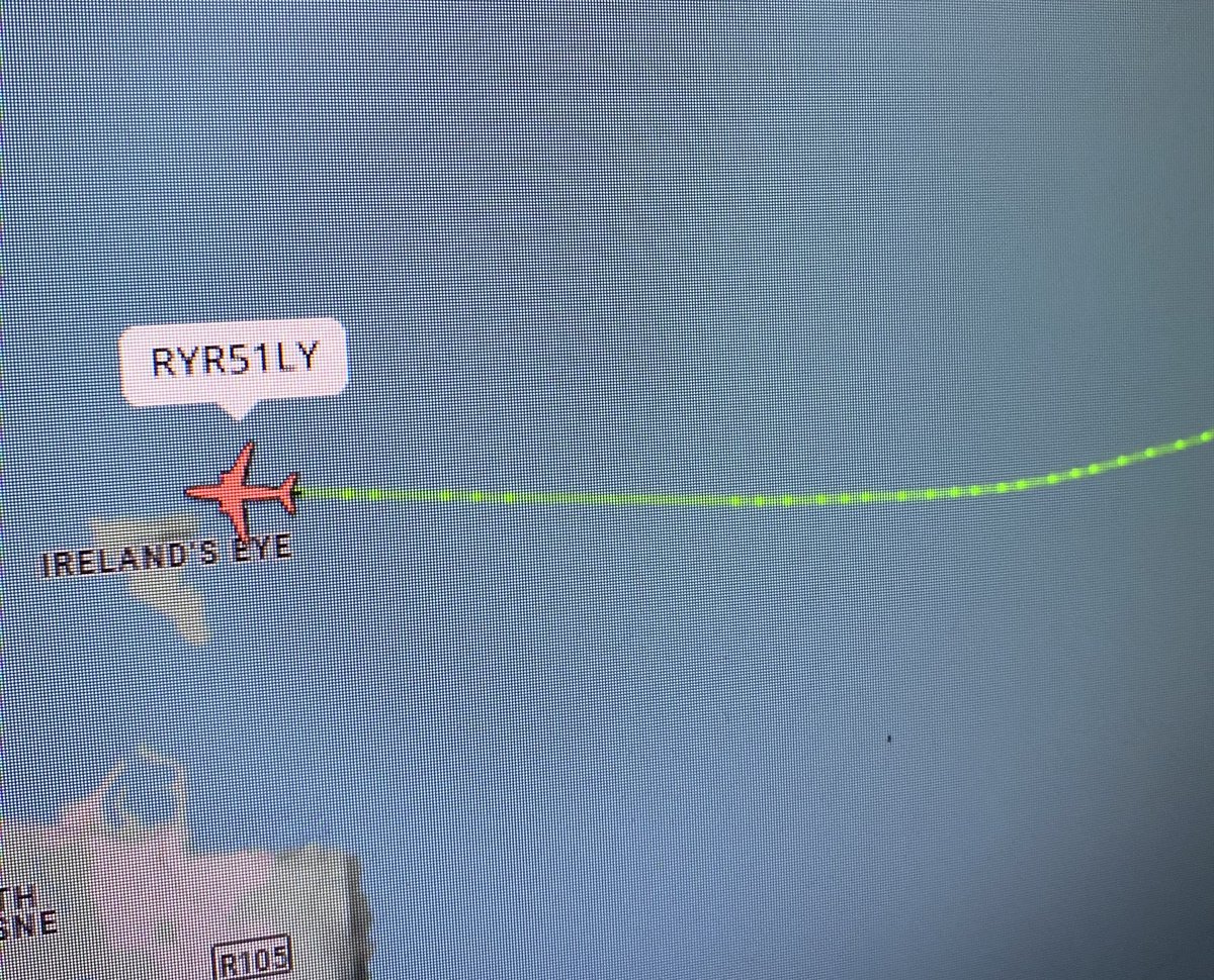 Hey <a href="/flightradar24/">Flightradar24</a> what are the little green dots on a flights track?