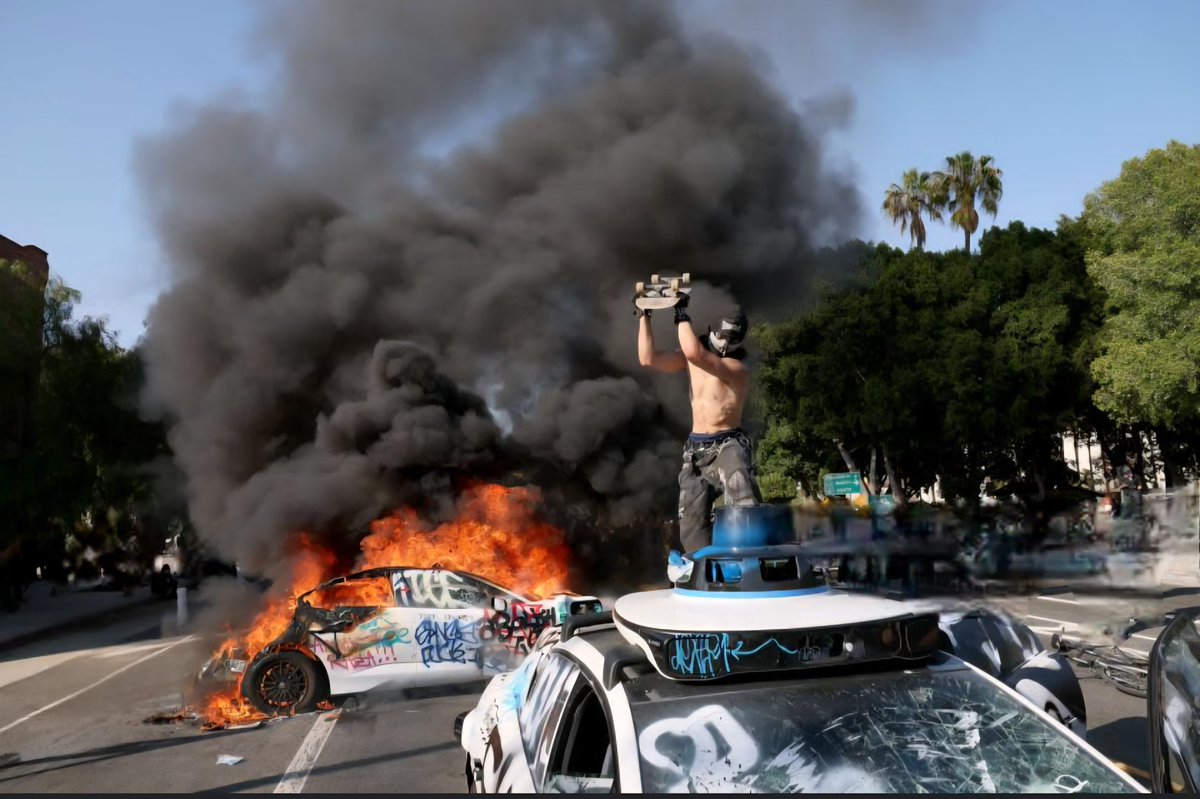 TheVMExperience's tweet image. Remember folks, the protests in Los Angeles are &quot;mostly peaceful&quot;   😆 🤣 😂 😹 😆 🤣