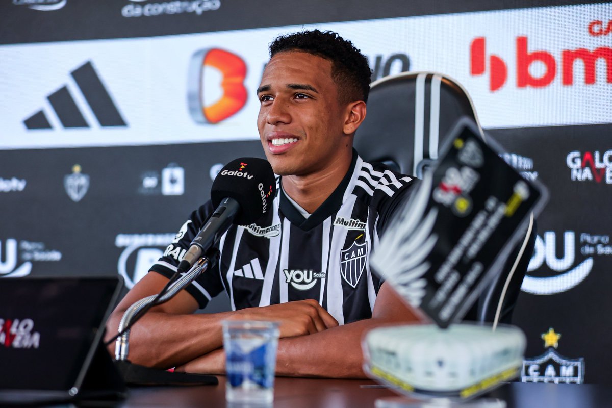 O atacante Brahian Palacios, de 22 anos, está de saída por empréstimo para o Al Wasl, dos Emirados Árabes.

Se não houver ocorrências nos exames médicos, ele vai assinar contrato de um ano, com valor de compra fixado junto ao clube árabe.

📸 Pedro Souza/Atlético-MG