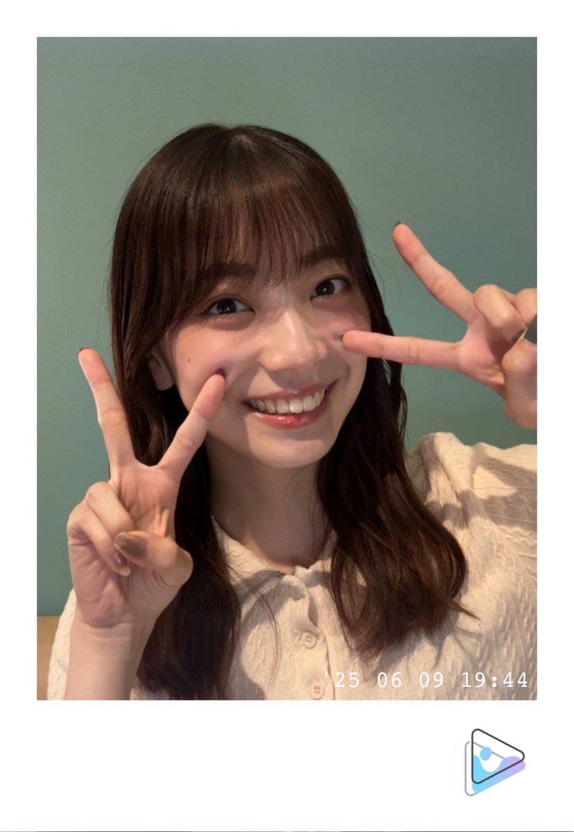 Goto_Smile0520's tweet photo. 本日は後藤萌咲さんのオンラインお話会『onlylive』でした😆
明日はFC配信で重大発表。
来週6/16(月)も最後のonlyliveが予定されています👍
6月は祝日がない月ですが、後藤さんからもらった元気で乗り切りましょうね〜(ง •̀_•́)ง
#後藤萌咲
#onlylive https://t.co/IVoQTX0YFf