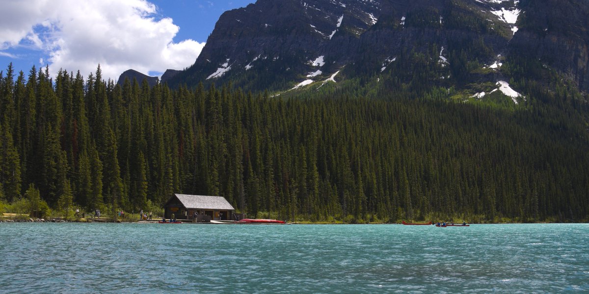 Cabin, Cottage, chalet, or camp? Whether you have one, or are patiently waiting for your friend to invite you to theirs this summer, what you call these depends on where you live in #Canada. What do you call them? ⬇️