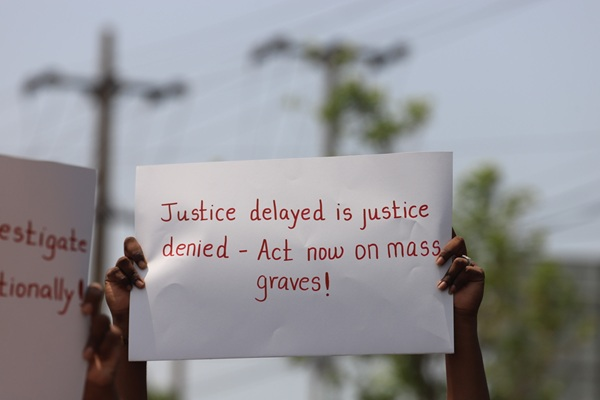 TamilGuardian's tweet photo. 🚨 Amnesty International calls for transparency in Chemmani mass grave excavations

@amnesty has urged Sri Lankan authorities to ensure transparency, adequate resourcing, and international standards in the ongoing excavations at the Chemmani-Sindubathi mass grave site in Jaffna, warning that without proper oversight, the process risks failing victims and survivors once again.

Read more ⬇️

https://t.co/JpTD9eTftZ