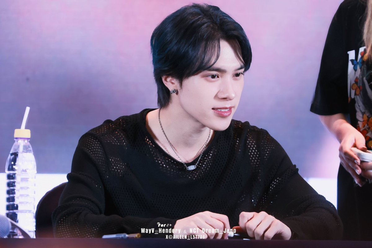 【250609】 POP-MERCH [Frequency] Fansign in Shanghai 
보면 볼수록 귀엽더라고요

#HENDERY #黄冠亨 #헨드리 
#WayV #웨이션브이 #NCT #nct