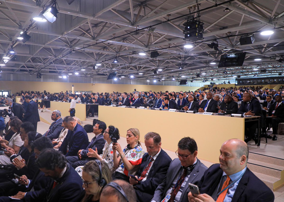 Makamu wa Rais wa Jamhuri ya Muungano wa Tanzania Mhe. Dkt. Philip Mpango ametoa wito kwa Mataifa kuhakikisha kunakuwa na hatua za pamoja, mshikamano wa kimataifa, na uwekezaji endelevu ili kuhakikisha uchumi endelevu wa bahari, kupunguza uchafuzi wa mazingira pamona na kulinda