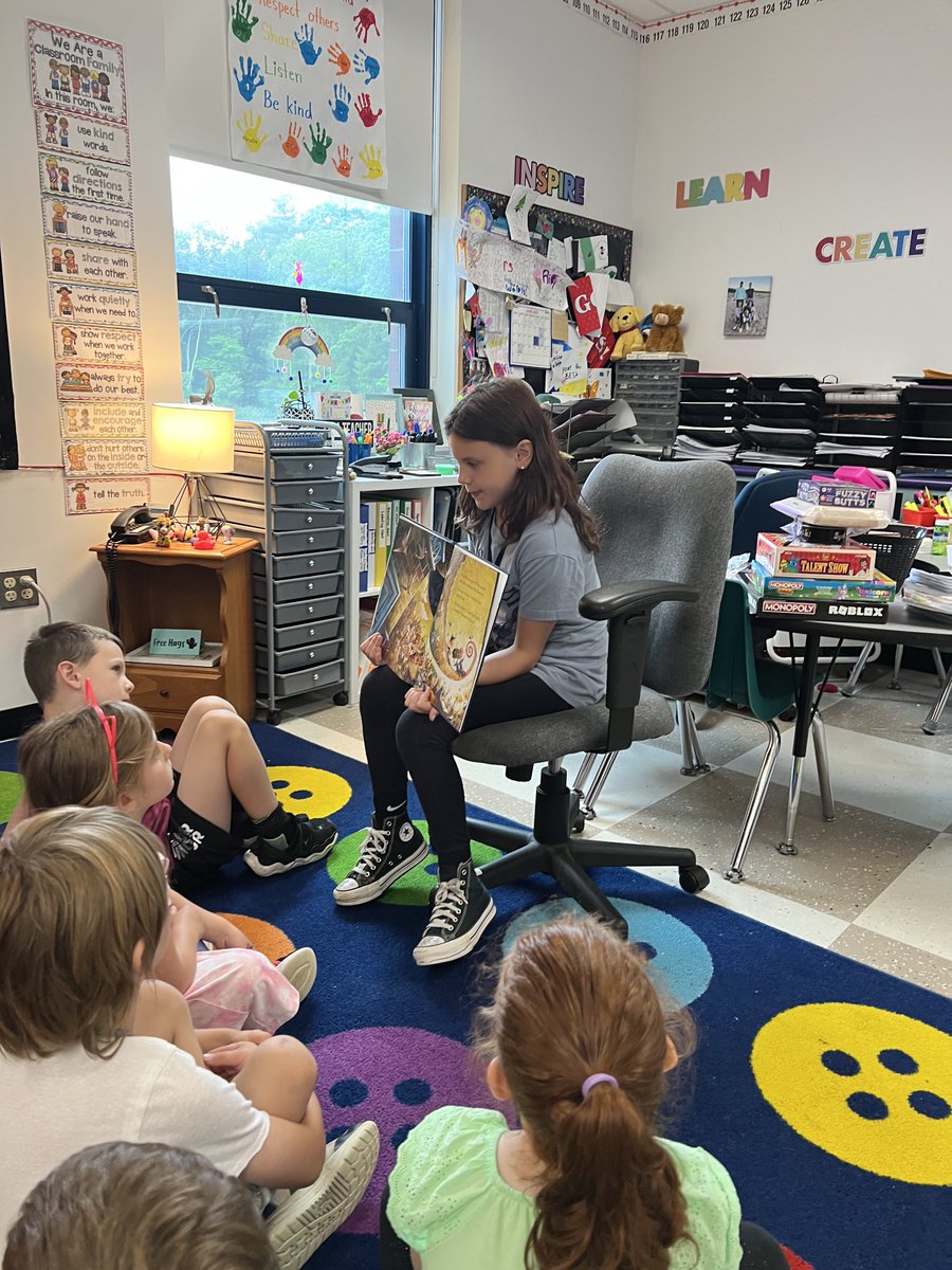 Mrs. Riley tweet media