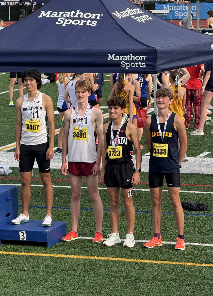 Congrats to Distance Crew at Meet of Champions! 1 Mile: Landon Zoss: 4:27.54, Kyle Haskell :6th place 4:13.84 breaking the 22 year old Andover school record!!4x800: Zain Shah, Kyle Haskell, Enda Stubler,Charlie Gallaudet: on podium with 8:00.57!@AndoverPrin <a href="/AndoverWarriors/">Andover Athletics</a>