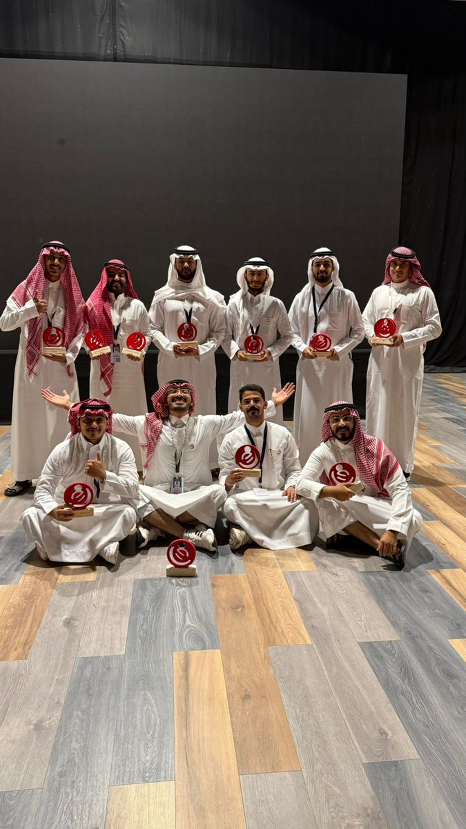 P r o f e s s o r tweet media