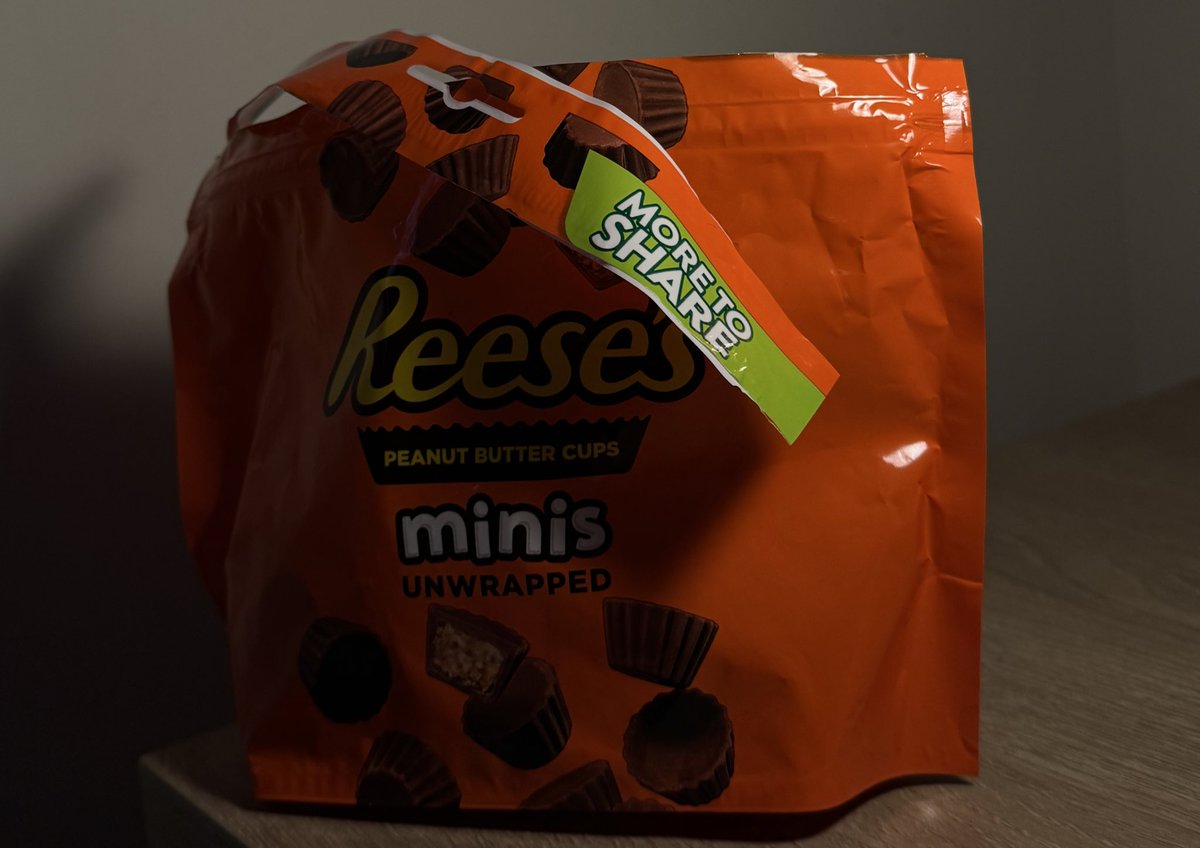 punkskunk03's tweet photo. #imnotsharing https://t.co/6YQgl9E0lc