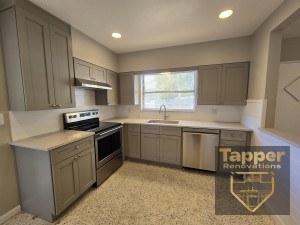 TapperRenovate's tweet image. Small Kitchen? No Problem! 
🏠🔧 We specialize in making the most of small kitchen spaces! Let us design a layout that maximizes both storage and style. 
📲 Let’s plan your dream kitchen today call 727-272-4390!
#SmallKitchenSolutions #HomeRenovations #Advertising #Marketing