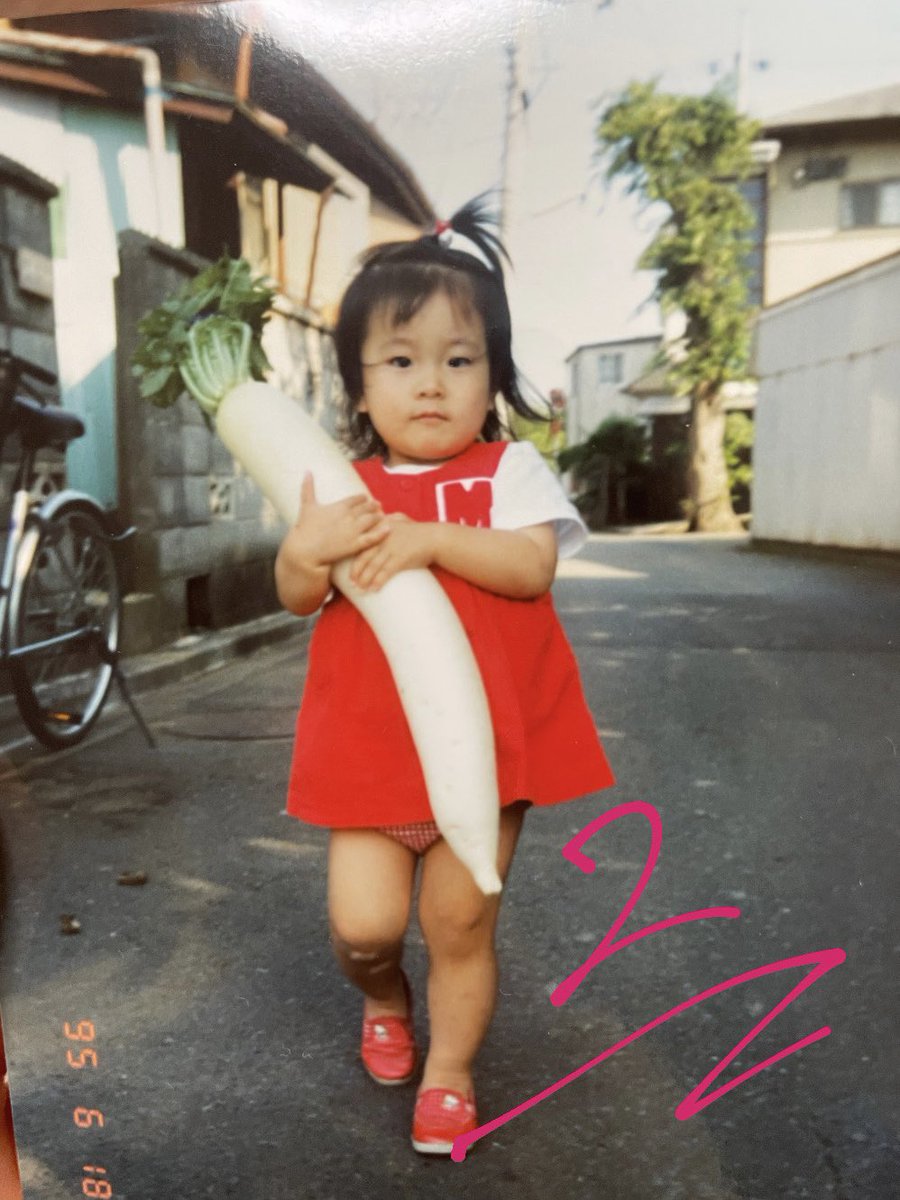 ayumi_takamune's tweet photo. 高宗、32歳になりましたぁぁぁ
歳を重ねれば重ねるほど色々な事に自信がなくなっていきますが(笑)、それは若い頃よりも沢山の人と出逢って沢山の事を経験したからだと思います！
だからこそ、人にも優しくなれている気がします😌🧡

32歳！人生まだまだこれから！必死に生きていきます！！

自慢の推しでいられるようにまだまだ頑張ります！！

これからも応援よろしくお願いします🥹🩷
ALT→