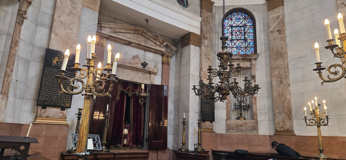 eldondetekno's tweet image. Yesterday @bevismarksuk with @rabbimorris we went on a expertly guided historical pilgrimage from Aldgate to Ramsgate where we were educated and inspired about the noble lives of Sir Moses and Lady Judith Montefiore.