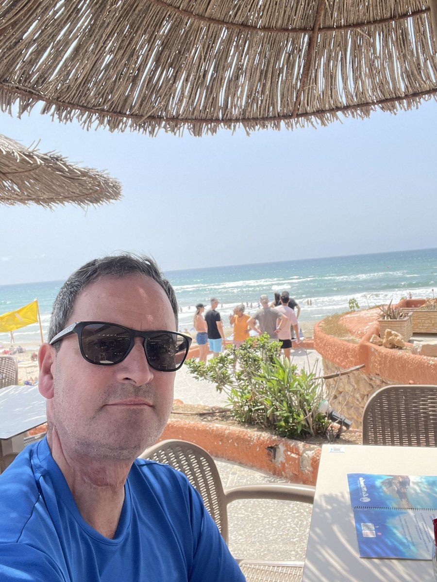 cathal686's tweet photo. #100daysofwalking 
Day 1 of relaxation 😎 https://t.co/y4AHxXvH2X