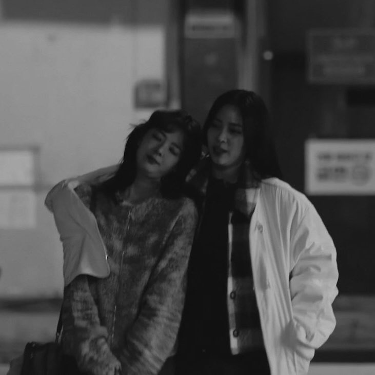 jinliaseulrene's tweet photo. — “Broken Promises” —

A short jinlia / ryujisu au (tagalog)

5 years in a relationship.

3 years since became ex-lovers.

What will happen if they accidentally meet again after their not so good breakup? https://t.co/fTMMURAPBJ