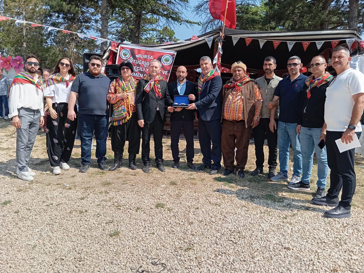 İl Yöneticimiz Ali Cansevdi, Mustafakemalpaşa ilçe başkanımız Suat Buldu ile birlikte, Körekem mahallesi 16. Geleneksel Köy Hayrına katılım sağladılar. Bu güzel organizasyonda emeği geçen başta muhtarımız olmak üzere tüm köy halkımıza teşekkür ederiz.