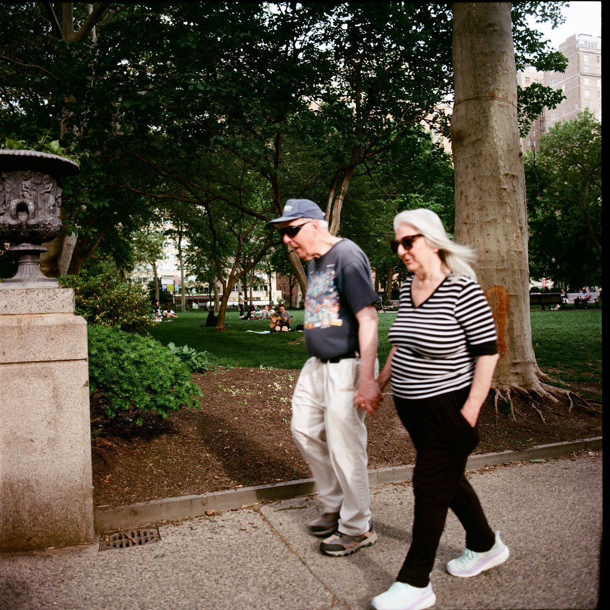 docsow1's tweet image. Portrait of the people #Ektar100film #Portra400film