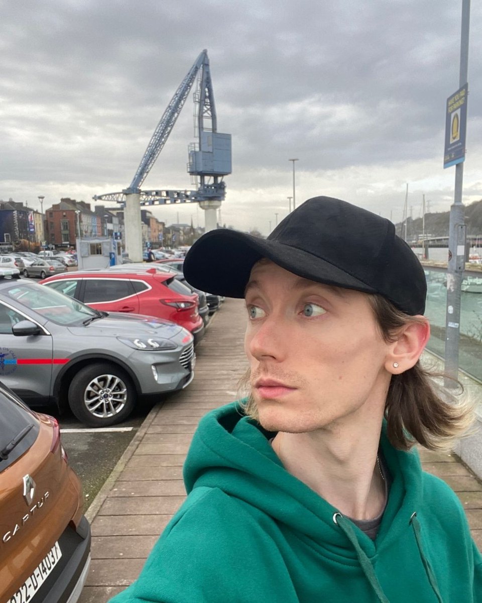 AN GEATA ARUNDEL, WATERFORD ☘️

Wetherspoons #2 (which also no longer exists - yikes!) - Home to Generation 6 of the Corcoran family. 

The plan: to trace my Irish family history and leave behind a tribute to each generation on the walls of every Wetherspoons in the country.