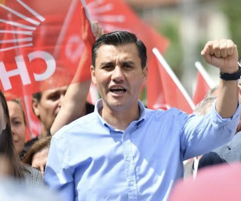 Maalesef Ferdi Başkanı  kaybettik. 

Güle güle güzel insan, 
Güle güle Manisa’nın yiğit evladı. 
Yattığın yer incitmesin.  
Allah rahmet eylesin.