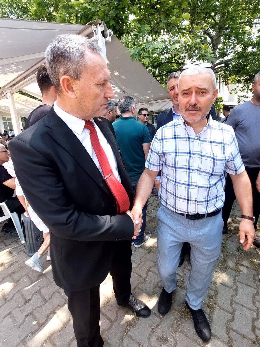 İl Yöneticimiz Ali Cansevdi, Mustafakemalpaşa ilçe başkanımız Suat Buldu ile birlikte, Devecikonağı Mahallesi Hacet Bayramı programına katılım sağladılar. Bu güzel organizasyonda emeği geçen başta muhtarımız olmak üzere tüm köy halkımıza teşekkür ederiz.