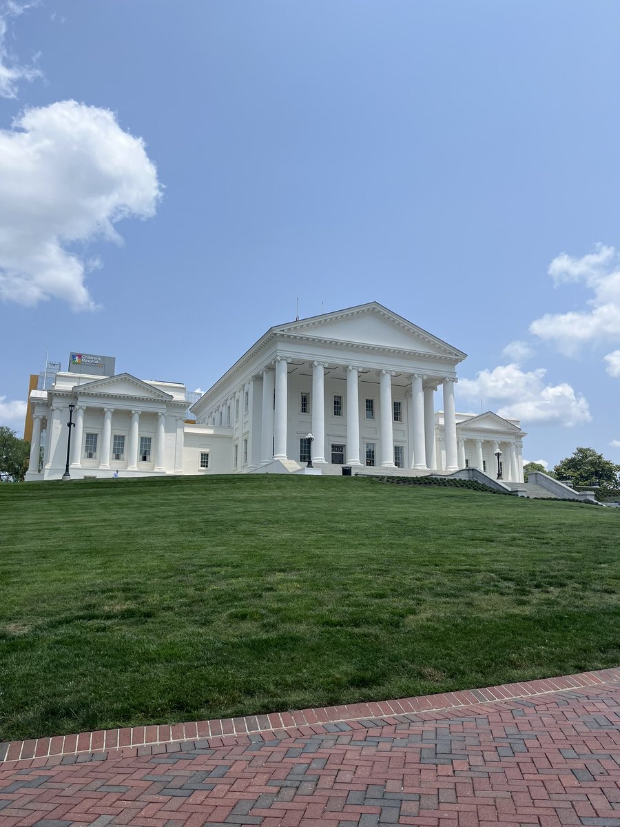 It’s my first day <a href="/MercuryVirginia/">The Virginia Mercury</a>. Let’s connect #valeg shoot me a DM or email at sheckt@virginiamercury.com. Happy to be here!