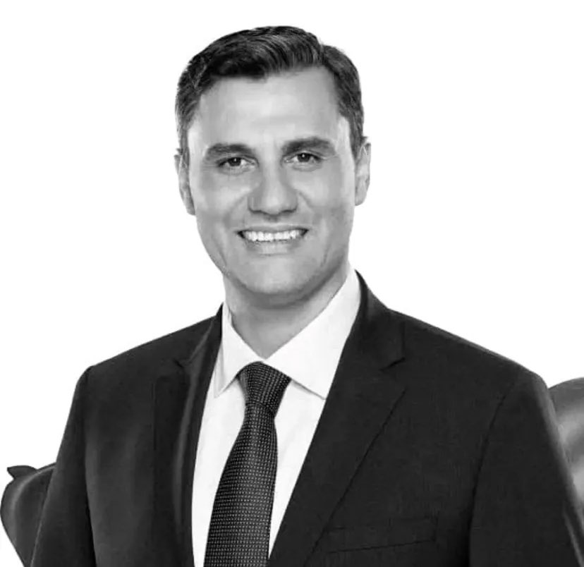 Manisa’mızın çalışkan, dürüst, kendini halkına adamış Belediye Başkanı
Ferdi Zeyrek’i kaybetmenin tarifsiz acısı içindeyiz.
Kıymetli ailesine, sevenlerine, Manisa halkına ve tüm yol arkadaşlarımıza sabır ve başsağlığı diliyoruz.