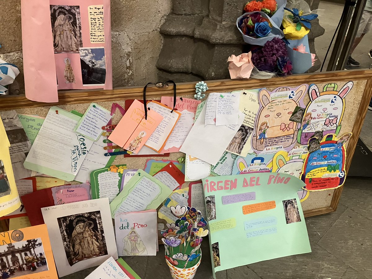 Hoy nuevos centros educativos han ido a llevar su ofrenda a Ntra. Sra. del Pino en la catedral #ReliCanarias #JubileoDeLaEsperanza #DiocesisDeCanarias