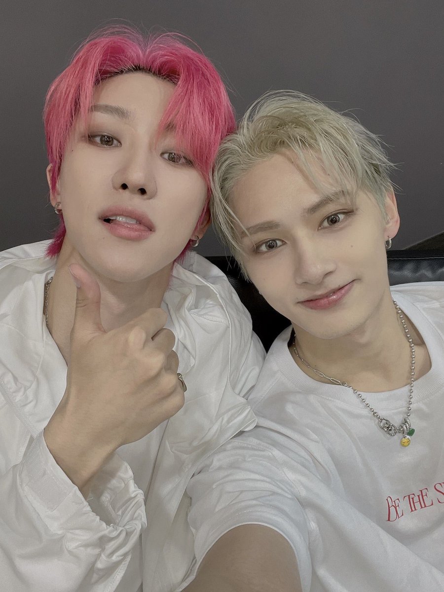 happy junhui day ♡

#쌍둥이자리_수놓은밤_준휘_생일축하해
#ForeverGeminiJunDay
#Happy_JUN_Day