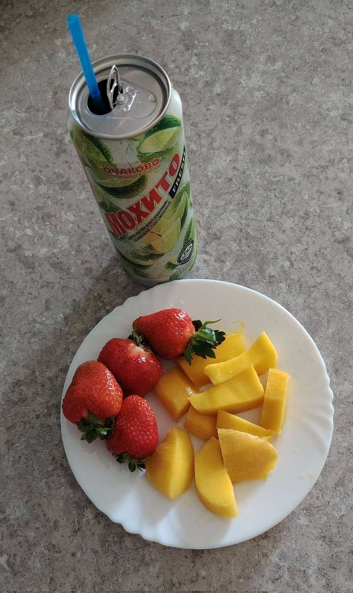 Хорошо живу, пью джус ( ˘ᵕ˘ )💚