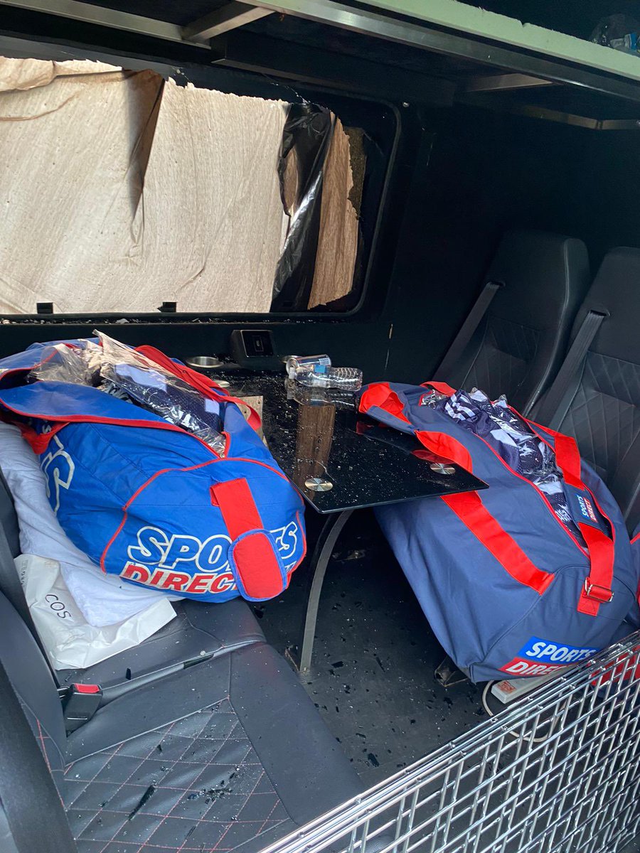 MLVLTDMUSIC's tweet image. Deso are raising funds to get the van fixed up and replace the equipment they’ve lost. If you are able to donate or pick up their new record, we all truly appreciate it. 🙏
gofund.me/6c29f942