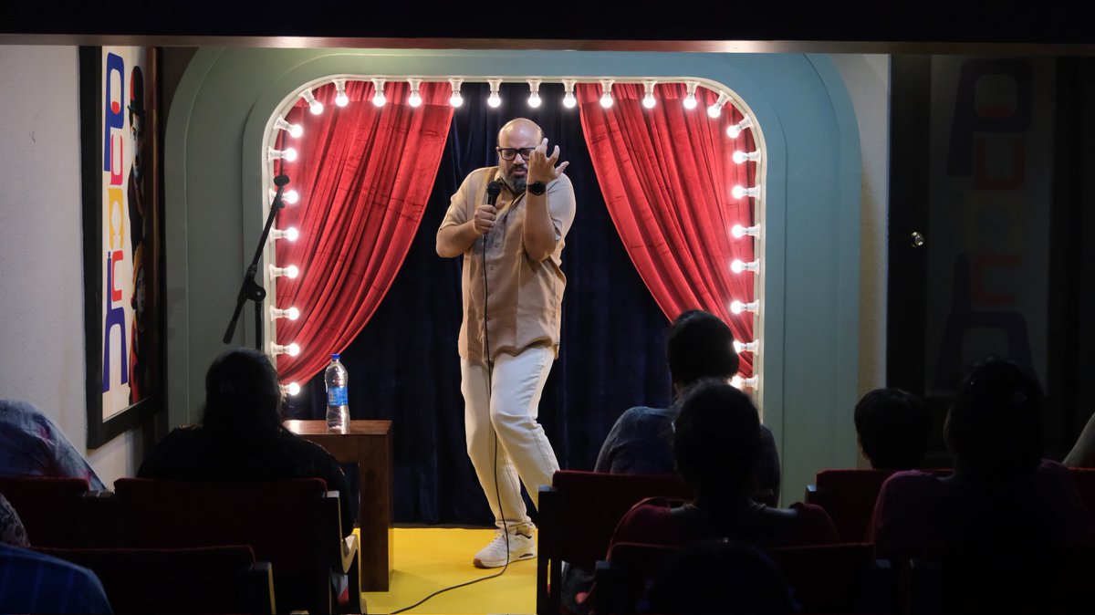 Chennai Makkale!! Thank you so much for the 2 wonderful shows yesterday.
Next we have
14 Jun- Malaysia
21 Jun - Coimbatore
22 Jun - Trichy
5 Jul- Hosur
6 Jul- Bangalore
26 Jul - Singapore
Aug 6- 17 - Australia
Aug 23 - Hyd
Aug 24 - Gurgaon

All tickets in comedianpraveen.com