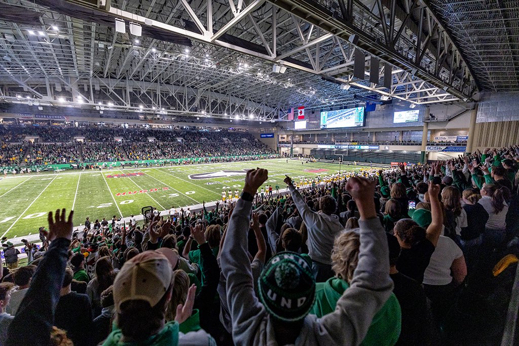 FlagshipUND's tweet image. HOME FIELD ADVANTAGE:

Since opening 24 seasons ago, @UNDfootball is 115-32 (78.2%) at the @AlerusCenter 💚💪🏈 #UNDproud 

@1883Collective @UNDFootball360 @UofNorthDakota @UNDsports