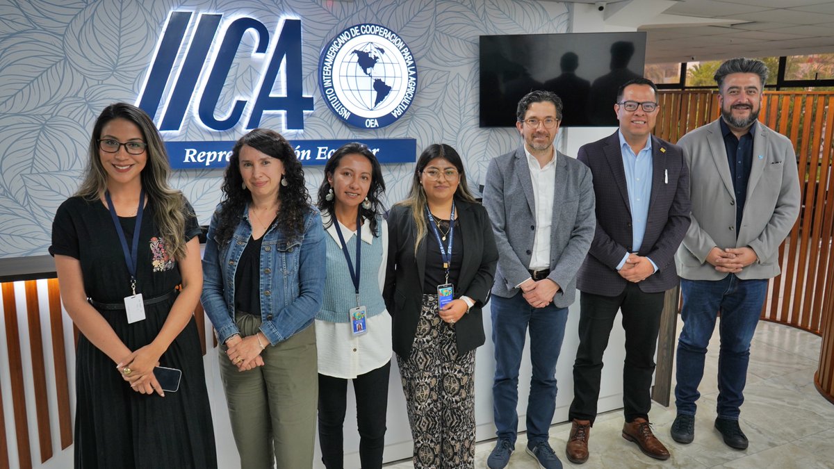 IICA Ecuador (@iicaecuador) on Twitter photo Equipo del IICA Ecuador mantuvo una productiva reunión con el presidente del directorio de <a href="/BanEcuadorBP/">BanEcuador</a> para buscar espacios de colaboración que impulsen el desarrollo del sector agrícola del país. 🌱🤝🇪🇨
#IICAEcuador #IICAContribuyeAlAgro #AccionesQueTransformanElAgro Equipo del IICA Ecuador mantuvo una productiva reunión con el presidente del directorio de <a href="/BanEcuadorBP/">BanEcuador</a> para buscar espacios de colaboración que impulsen el desarrollo del sector agrícola del país. 🌱🤝🇪🇨
#IICAEcuador #IICAContribuyeAlAgro #AccionesQueTransformanElAgro