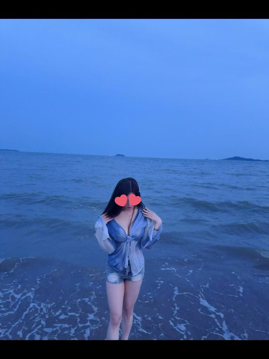 0x8800's tweet photo. #后宫 
#秘书

去海边，别人公司的秘书已经变成后宫里的夫人~今晚不做爱，帮我口了三次，不肯吞下，还得慢慢培养亲密度。 https://t.co/Uxhhk6rZ8S