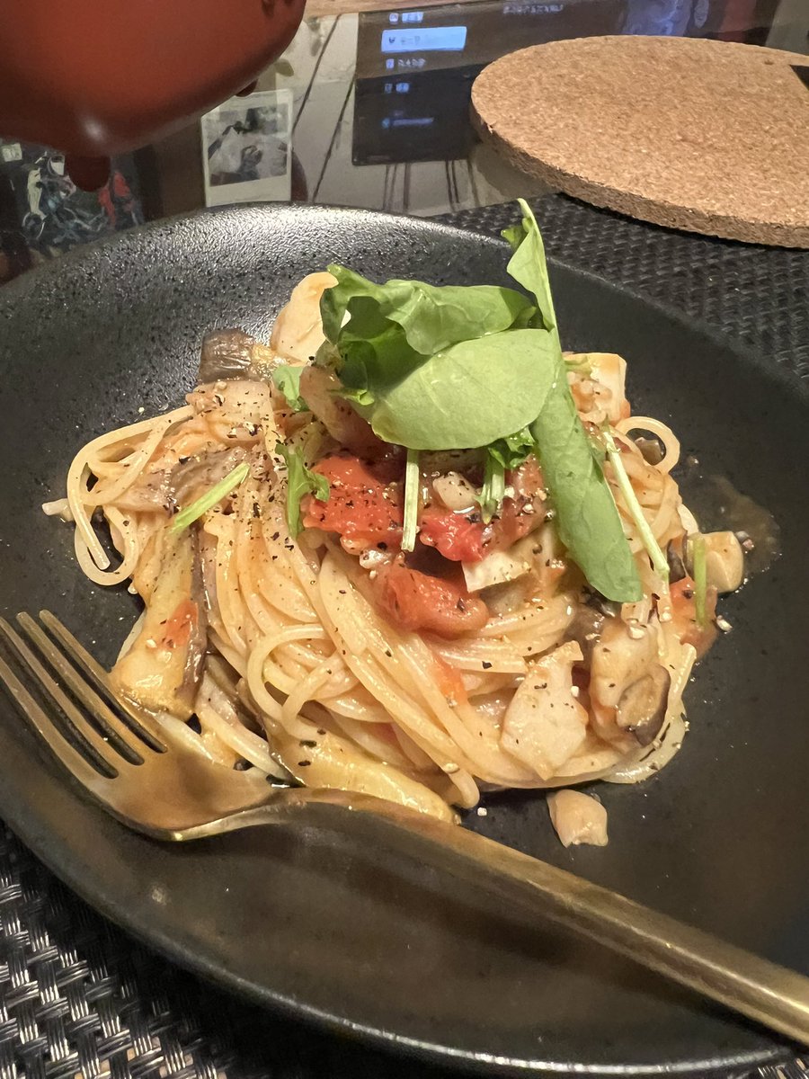 strangerinkobe's tweet photo. ナスとトマトのパスタ https://t.co/CkylPtV7GK