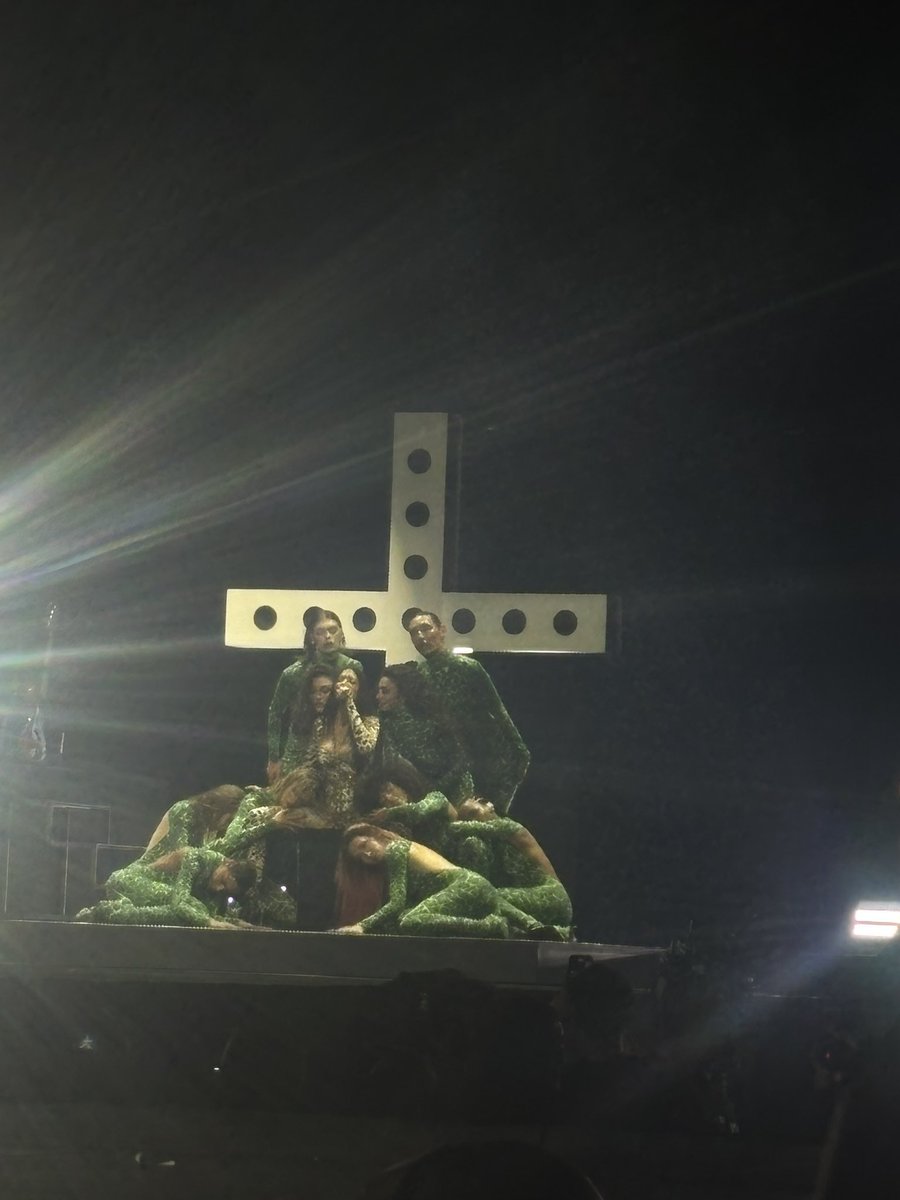 Si
<a href="/Elodiedipa/">Elodie</a> hai divorato