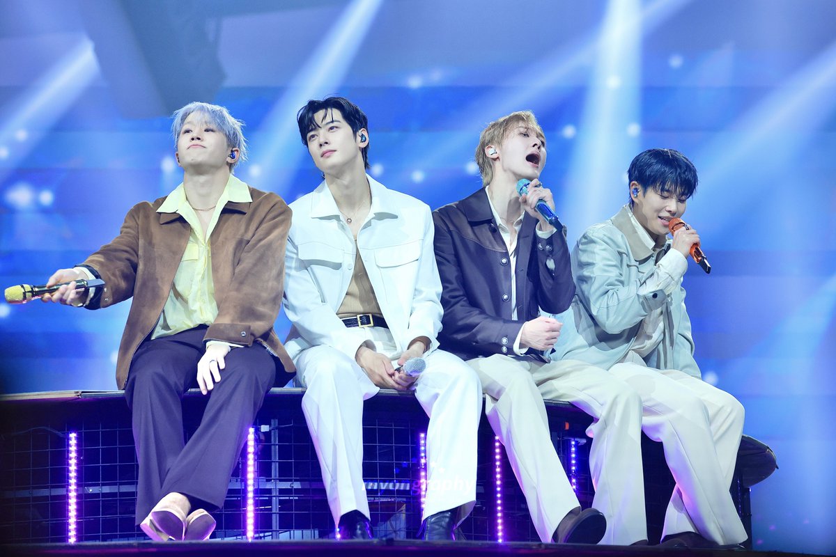 DEAR_MY_ASTRO's tweet photo. 250608 #STARGRAPHY

앞으로도 행복만하자
 
#MJ #엠제이 #진진 #차은우 #윤산하 @offclASTRO #아스트로 #ASTRO https://t.co/PL0FBkXvPE