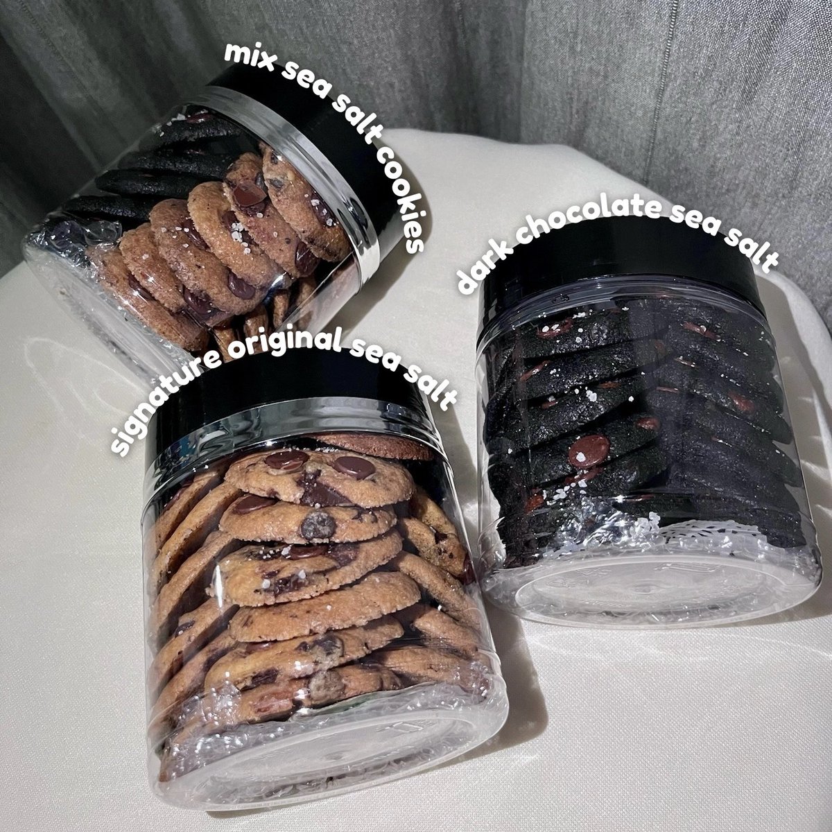 dottlily's tweet photo. dah lama tak promote kat sini, tapi lily masih jual sea salt cookies tau 🤗

siapa craving cookies meh order cepat sebab tengah ada promo RM21 je sebalang (jimat rm3) dan kalau beli dua balang lily belanja postage sm!

ws lily untuk order — https://t.co/VNtKIkM9XB https://t.co/fxSwg7nbEq