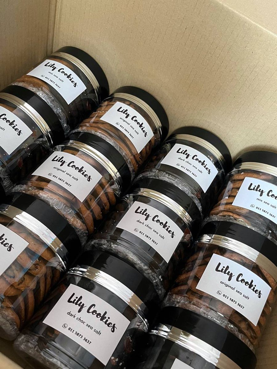 dottlily's tweet photo. dah lama tak promote kat sini, tapi lily masih jual sea salt cookies tau 🤗

siapa craving cookies meh order cepat sebab tengah ada promo RM21 je sebalang (jimat rm3) dan kalau beli dua balang lily belanja postage sm!

ws lily untuk order — https://t.co/VNtKIkM9XB https://t.co/fxSwg7nbEq