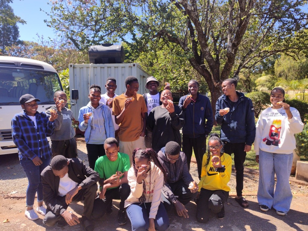Our latest newsletter is now out!!  Click here to read NEW TERM, FOOD &amp; FUN!

mailchi.mp/makomborero/ne…

#educationcharity #africancharity #educationzimbabwe