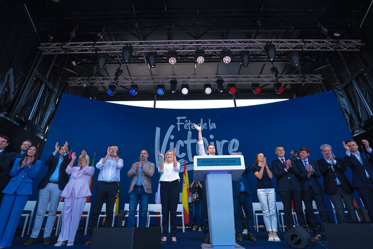 Vive les Patriotes pour l’Europe.

Vive les Nations.

Et vive l’Europe des peuples libres !