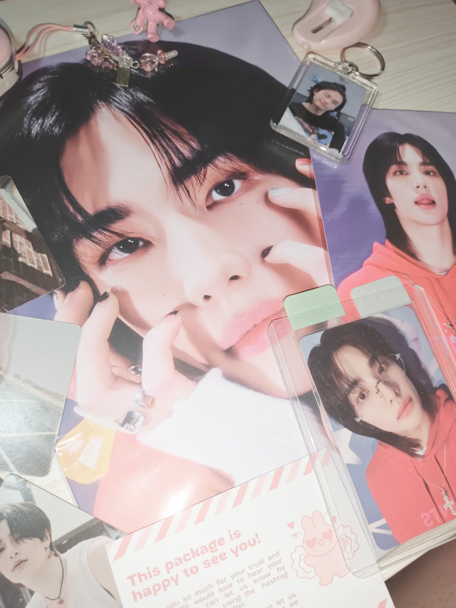 0320eunhyun's tweet photo. :¨ ·.· ¨:
 `· . ꔫ  ‧ ˚ — happy mail ! ‧ ˚‧ 
꒰ #packageforeunhyun | #seracartproofs ꒱

To: @seraaacart ♡
Helloo may umuwi na >< yay! Thank you forda super safe packing and I really love the freebies ! Sparks sa pc 💥💥 https://t.co/zDdabsRVP0